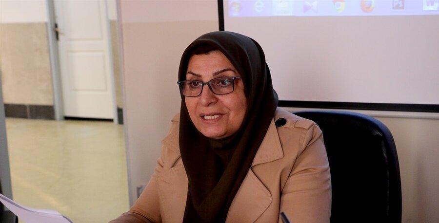 رومینا باید به اورژانس اجتماعی تحویل داده می شد ، در خانواده های ایرانی زبان مصاحبه وجود ندارد