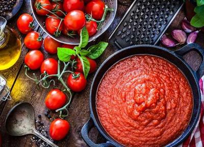 طرز تهیه رب گوجه خانگی خوشرنگ و غلیظ با 2 روش ساده