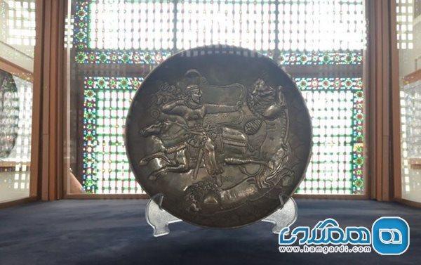 بشقاب ساسانی با حضور وزیر میراث فرهنگی در موزه تاریخ ساری رونمایی شد