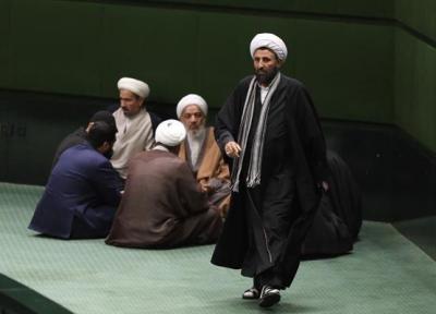تصاویر ا یک گعده مهم در حاشیه جلسه علنی امروز مجلس ؛ بحث داغ آقا تهرانی و جمعی از نمایندگان در جریان نشست امروز بهارستان